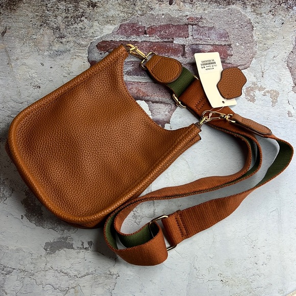 Camel & Green Crossbody Purse Adjustable Guitar Strap Zip Pouch & Pockets - Picture 4 of 12